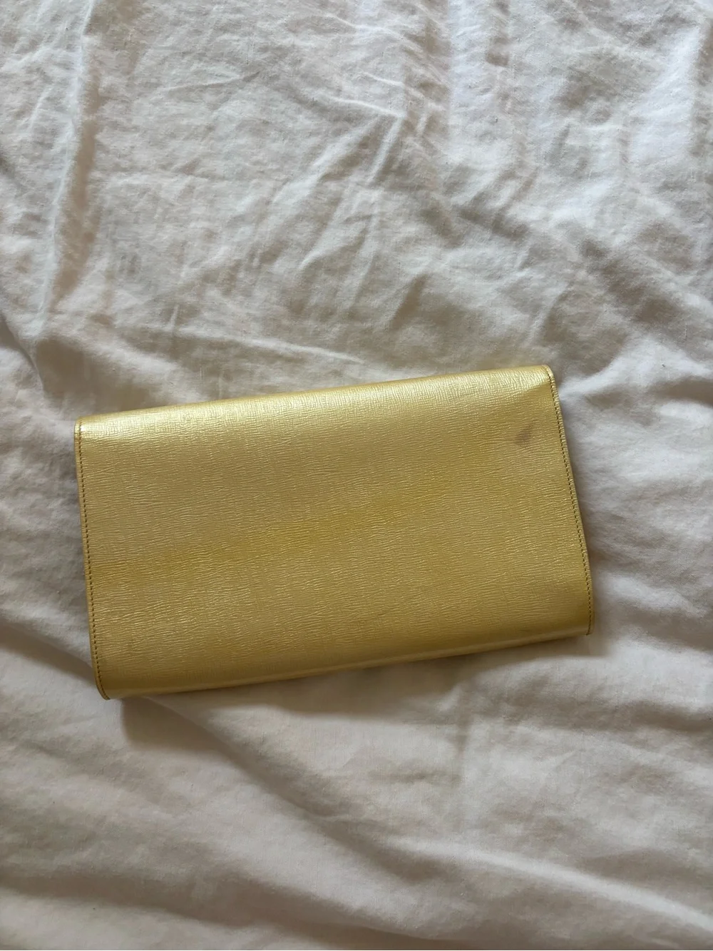 Vintage Yves Saint Laurent Belle de Jour clutch in metallic gold leather - Picture 2 of 7